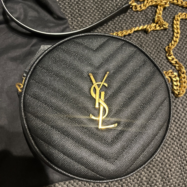 イブサンローラン  （ブランドバッグ）の商品画像 - 査定依頼日：2025年10月25日 - 最高査定価格：130,000円