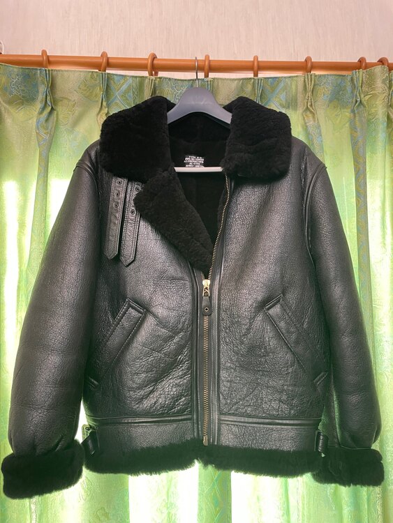 AVIREX　B-3（古着・ファッション）の商品画像 - 査定依頼日：2024年12月1日 - 最高査定価格：5,000円