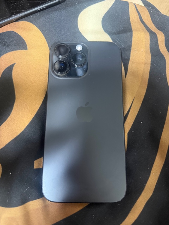 iPhone iPhone 16 Pro Max 256GB Softbank（スマホ）の商品画像 - 査定依頼日：2026年6月16日 - 最高査定価格：145,000円