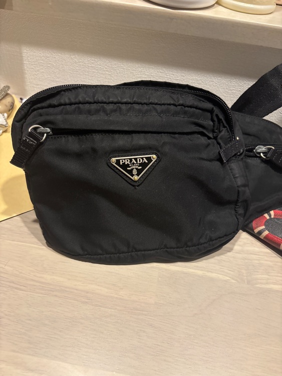 プラダ  （ブランドバッグ）の商品画像 - 査定依頼日：2025年11月29日 - 最高査定価格：75,000円