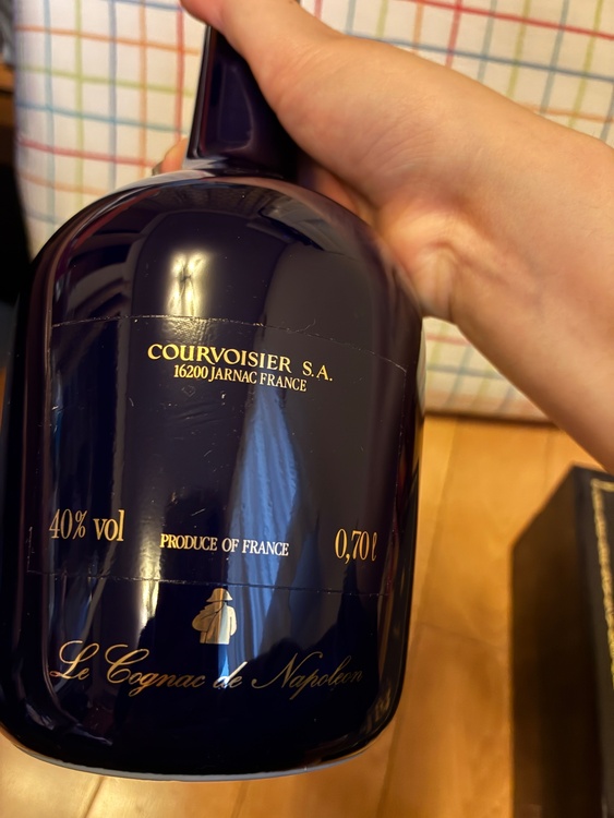 COURVOISIER COGNAC 700ml（お酒）の商品画像 - 査定依頼日：2026年9月3日 - 最高査定価格：10,000円