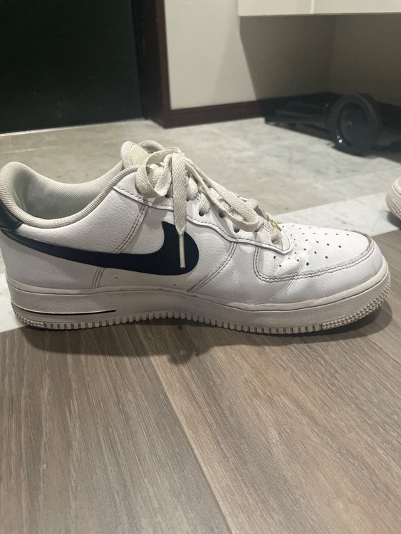 NIKE 40th エアフォース1 07 DQ7658-100（古着・ファッション）の商品画像 - 査定依頼日：2026年6月2日 - 最高査定価格：100,000円