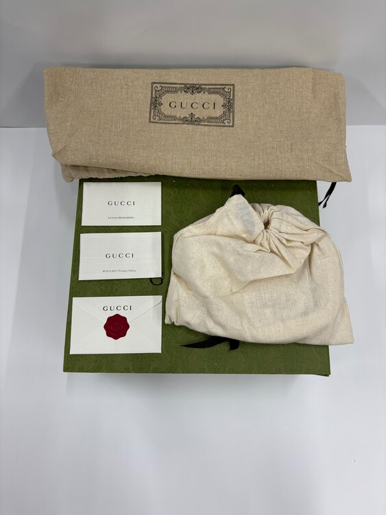 GUCCI ショルダーバッグ（ブランドバッグ）の商品画像 - 査定依頼日：2025年5月30日 - 最高査定価格：93,000円