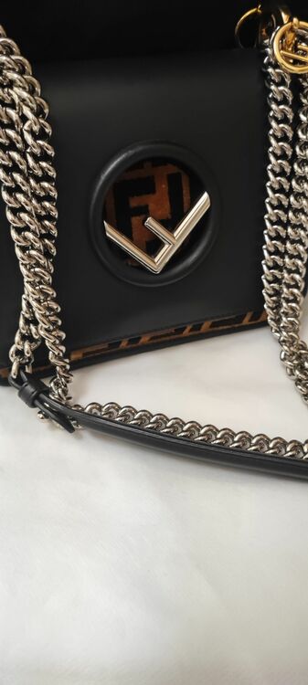 フェンディ  （ブランドバッグ）の商品画像 - 査定依頼日：2025年9月4日 - 最高査定価格：130,000円
