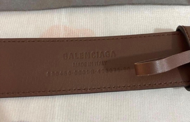 バレンシアガ  （ブランドバッグ）の商品画像 - 査定依頼日：2025年11月6日 - 最高査定価格：40,000円