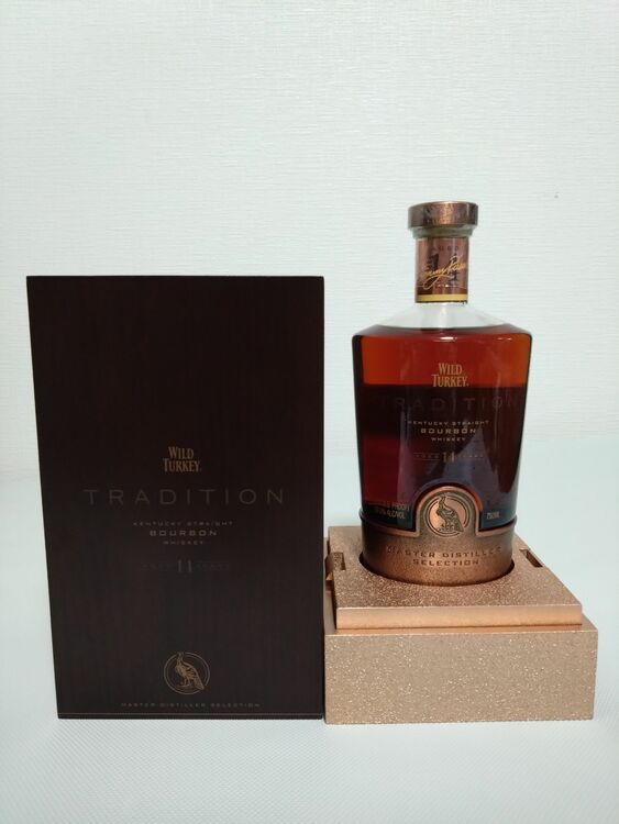 ワイルドターキートラディション１４年（お酒）の商品画像 - 査定依頼日：2025年11月8日 - 最高査定価格：58,000円