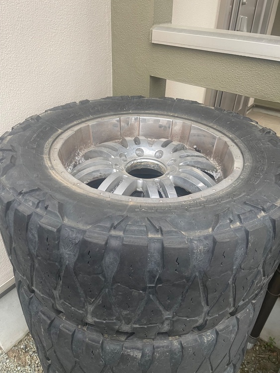 ハマーのタイヤ（カー用品）の商品画像 - 査定依頼日：2026年4月16日 - 最高査定価格：5,000円