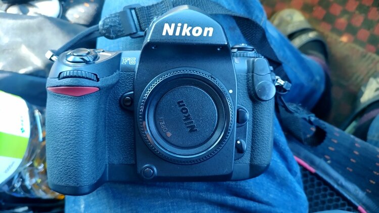 F6（カメラ）の商品画像 - 査定依頼日：2026年3月11日 - 最高査定価格：150,000円