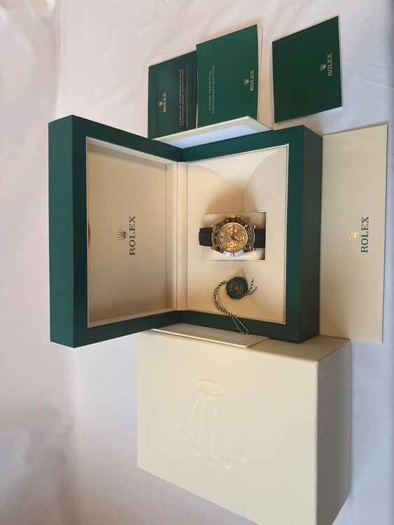 ロレックス デイトナ 116518l（高級時計）の商品画像 - 査定依頼日：2025年10月12日 - 最高査定価格：6,000,000円