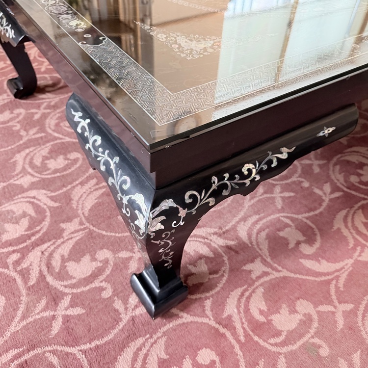 螺鈿細工テーブル（家具・寝具）の商品画像 - 査定依頼日：2026年7月9日 - 最高査定価格：3,000円