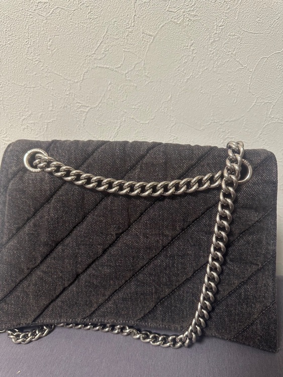 バレンシアガ  （ブランドバッグ）の商品画像 - 査定依頼日：2025年11月7日 - 最高査定価格：100,000円