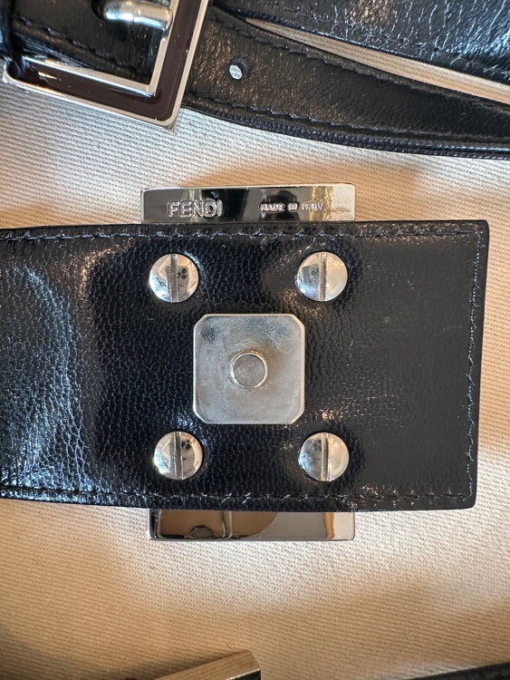 FENDI Baguette Bag（ブランドバッグ）の商品画像 - 査定依頼日：2026年8月22日 - 最高査定価格：150,000円