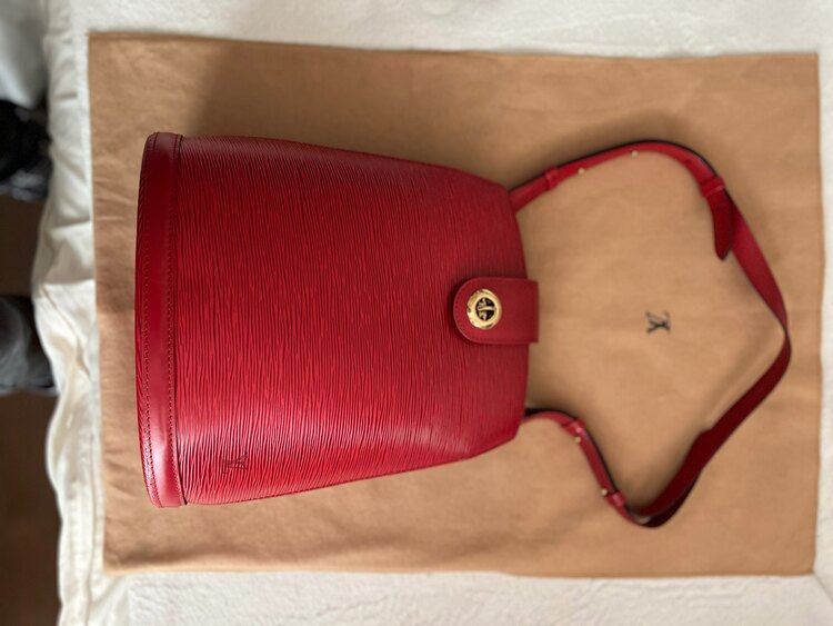 LV M52257 エピ　クリュニー　ショルダーバッグ（ブランドバッグ）の商品画像 - 査定依頼日：2025年3月30日 - 最高査定価格：45,000円