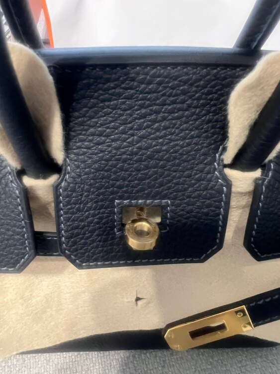 25（ブランドバッグ）の商品画像 - 査定依頼日：2025年1月21日 - 最高査定価格：3,200,000円