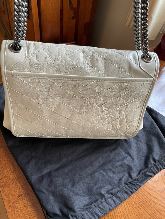 イブサンローラン  （ブランドバッグ）の商品画像 - 査定依頼日：2025年5月5日 - 最高査定価格：60,000円