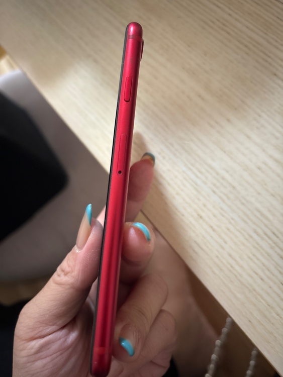 iPhone SE (第 2 世代) 64GB au（スマホ）の商品画像 - 査定依頼日：2026年4月29日 - 最高査定価格：10,000円