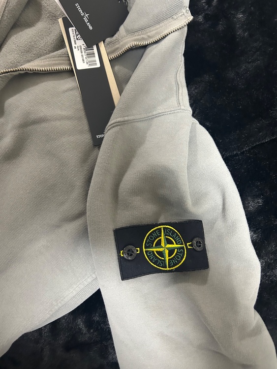 ストーンアイランド（古着・ファッション）の商品画像 - 査定依頼日：2026年1月21日 - 最高査定価格：16,000円