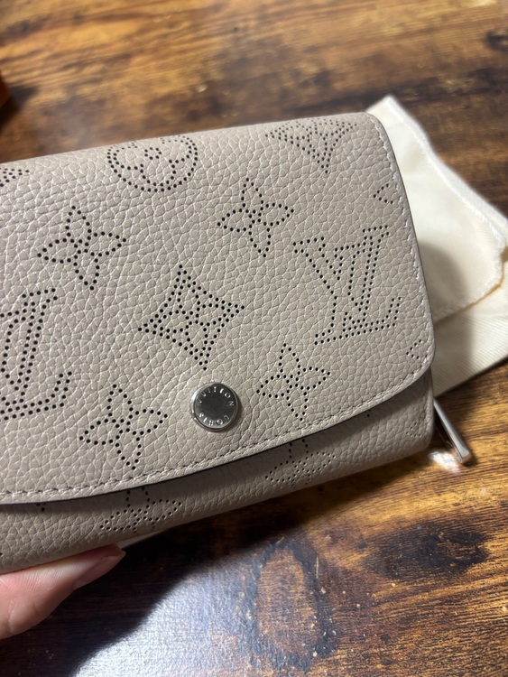 M62542 ポルトフォイユ・イリス コンパクト　ガレ（ブランド財布・小物）の商品画像 - 査定依頼日：2025年8月12日 - 最高査定価格：15,000円