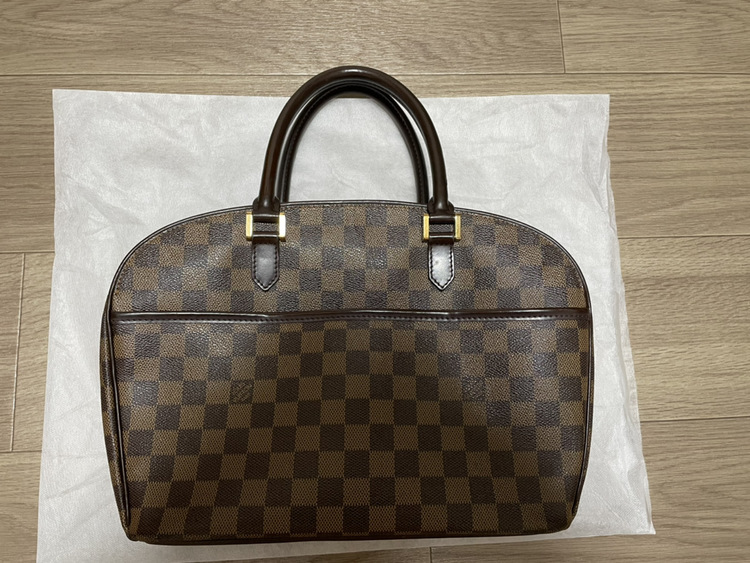 ダミエ サリア オリゾンタル N51282 エベヌ（ブランドバッグ）の商品画像 - 査定依頼日：2022年4月12日 - 最高査定価格：80,000円