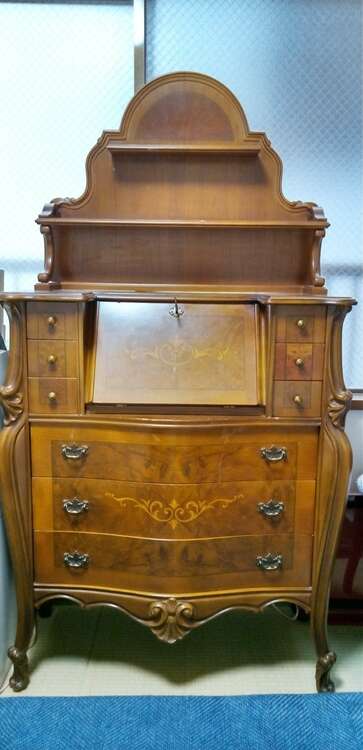 イタリア製　ライティングデスク（家具・寝具）の商品画像 - 査定依頼日：2025年4月25日 - 最高査定価格：1円