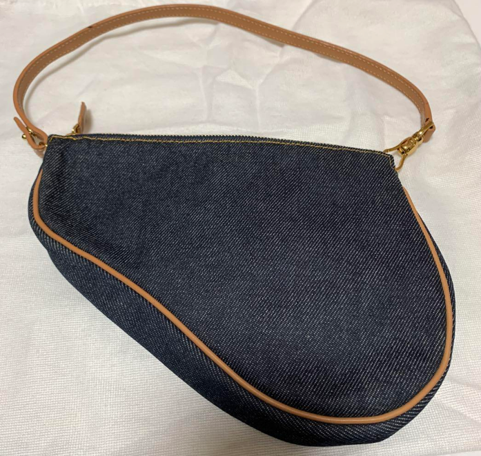 サドルバッグ（ブランドバッグ）の商品画像 - 査定依頼日：2022年12月2日 - 最高査定価格：30,000円