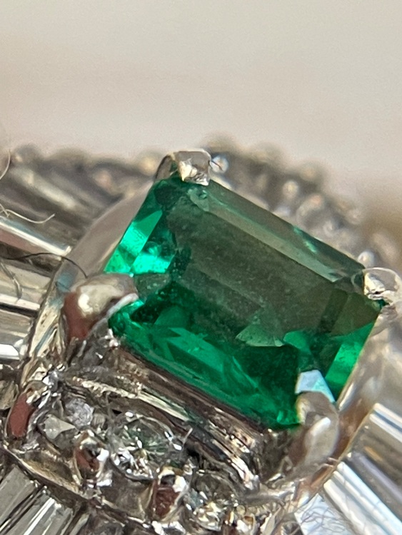 PT900 リング　エメラルド0.35 MD0.69 7.46g（金・貴金属）の商品画像 - 査定依頼日：2025年8月21日 - 最高査定価格：47,000円