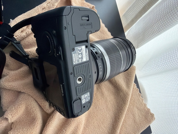 EOS 70D（カメラ）の商品画像 - 査定依頼日：2026年5月24日 - 最高査定価格：15,100円