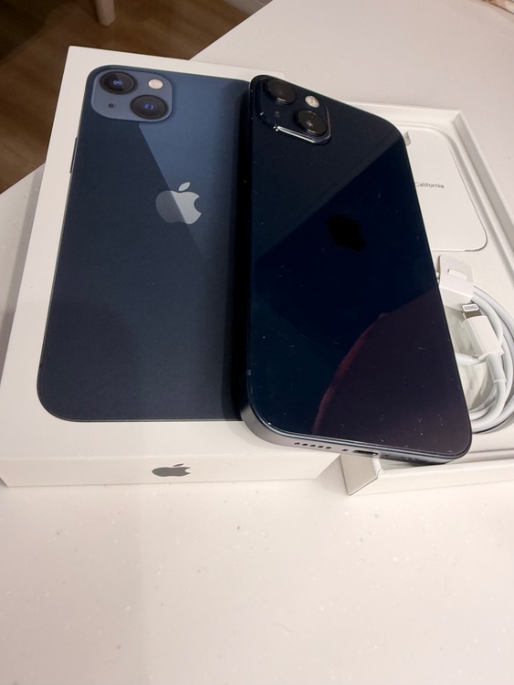 iPhone13 黒 128GB（スマホ）の商品画像 - 査定依頼日：2026年8月29日 - 最高査定価格：40,000円