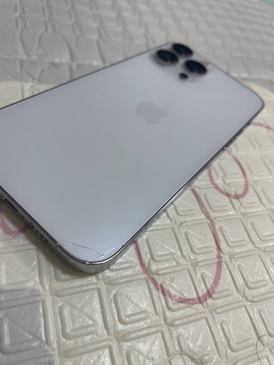 iPhone iPhone 13 Pro Max 256GB docomo（スマホ）の商品画像 - 査定依頼日：2026年7月1日 - 最高査定価格：55,000円