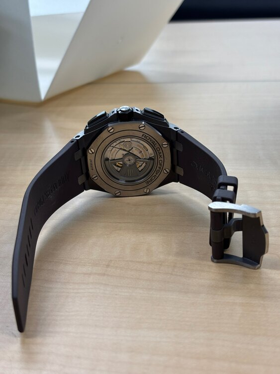 オーデマピゲ ロイヤルオークオフショア 2（高級時計）の商品画像 - 査定依頼日：2025年2月22日 - 最高査定価格：3,300,000円