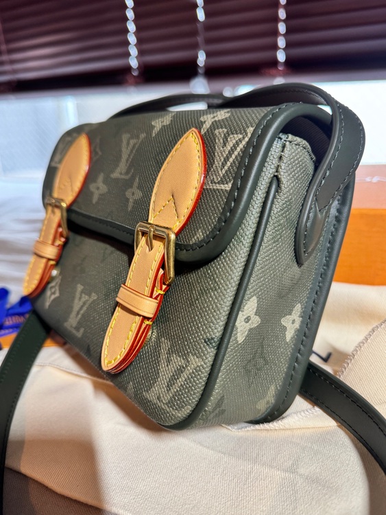 M26969　サッチェル･ウェアラブルウォレット　（ブランドバッグ）の商品画像 - 査定依頼日：2025年11月11日 - 最高査定価格：250,000円