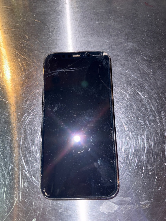 iPhone iPhoneX 256GB Softbank（スマホ）の商品画像 - 査定依頼日：2026年8月2日 - 最高査定価格：2,500円