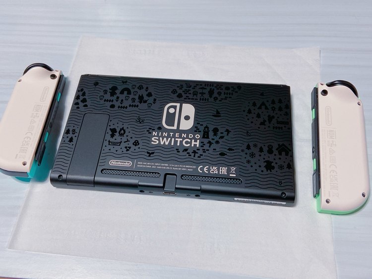Switch あつまれどうぶつの森セット（ゲーム機本体・ゲームソフト）の商品画像 - 査定依頼日：2023年6月1日 - 最高査定価格：15,000円