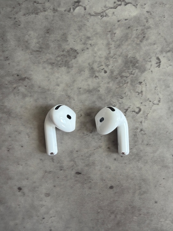 airpods4 MXP63（オーディオ・スピーカー）の商品画像 - 査定依頼日：2026年3月15日 - 最高査定価格：12,000円