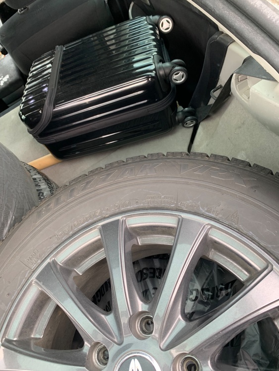 ブリヂストン　ブリザックVRX（カー用品）の商品画像 - 査定依頼日：2026年1月24日 - 最高査定価格：6,000円