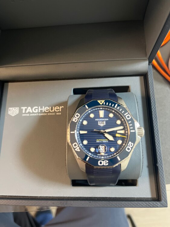タグホイヤー アクアレーサー WPB201B.bra567（高級時計）の商品画像 - 査定依頼日：2025年2月7日 - 最高査定価格：210,000円