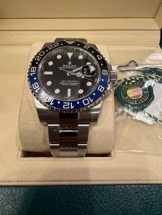 ロレックス GMTマスター 116710BLNr（高級時計）の商品画像 - 査定依頼日：2025年6月25日 - 最高査定価格：2,300,000円