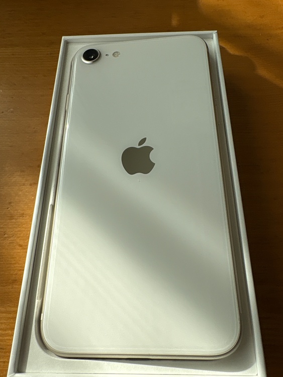 iPhonese3（スマホ）の商品画像 - 査定依頼日：2026年2月13日 - 最高査定価格：20,000円