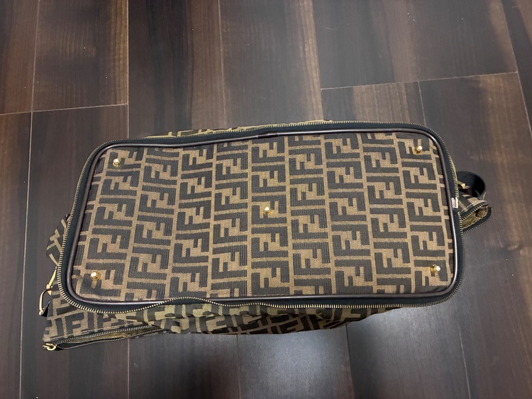 ショルダーバッグ（ブランドバッグ）の商品画像 - 査定依頼日：2025年11月19日 - 最高査定価格：20,000円