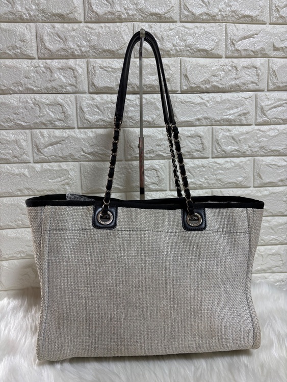 シャネル ココマーク ドーヴィル キャンバス ショルダーバッグ ホワイト（ブランドバッグ）の商品画像 - 査定依頼日：2025年11月15日