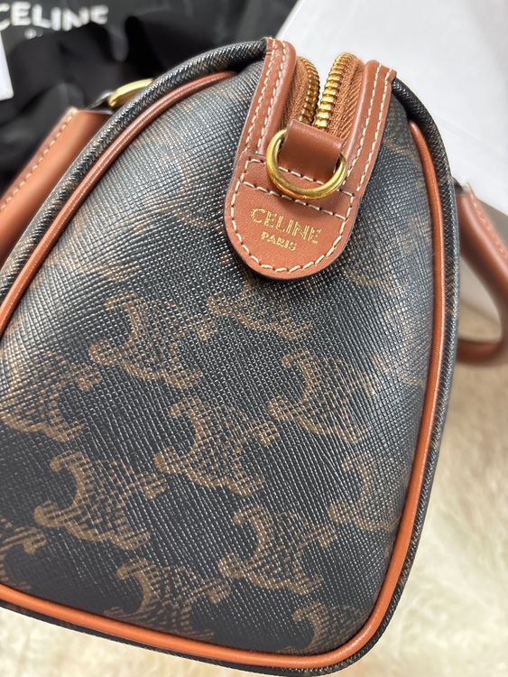 セリーヌ  （ブランドバッグ）の商品画像 - 査定依頼日：2025年10月12日 - 最高査定価格：160,000円