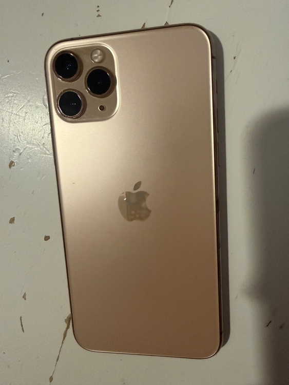 iPhone iPhone11 Pro 256GB Softbank（スマホ）の商品画像 - 査定依頼日：2026年9月19日 - 最高査定価格：17,500円