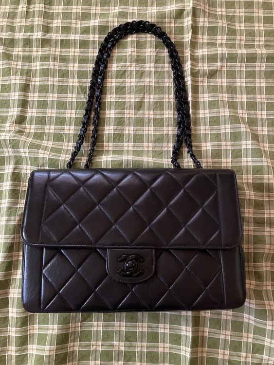 マトラッセ　ショルダー（ブランドバッグ）の商品画像 - 査定依頼日：2025年6月16日 - 最高査定価格：480,000円