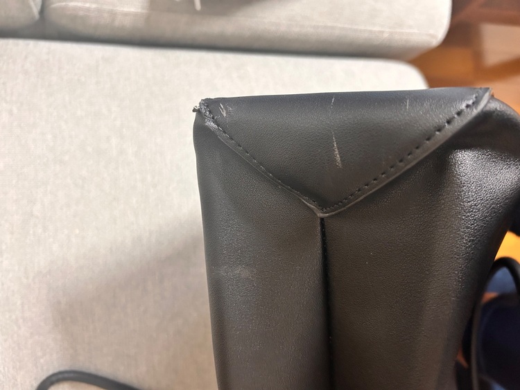 バレンシアガ  （ブランドバッグ）の商品画像 - 査定依頼日：2025年11月2日 - 最高査定価格：30,000円