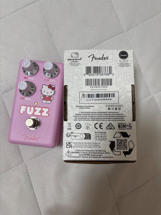     Fender Hello Kitty Fuzz（ピアノ・楽器・PA機材）の商品画像 - 査定依頼日：2026年6月30日 - 最高査定価格：7,000円