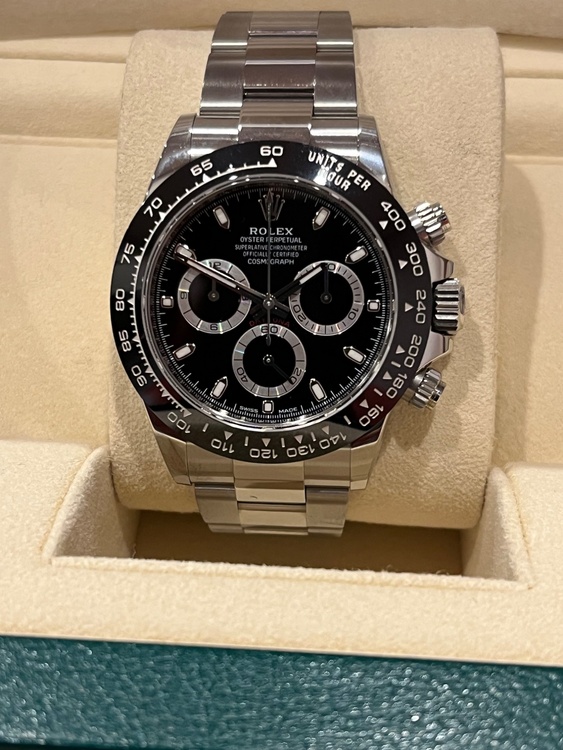 ロレックス デイトナ 116500lnくr（高級時計）の商品画像 - 査定依頼日：2025年12月27日 - 最高査定価格：4,150,000円