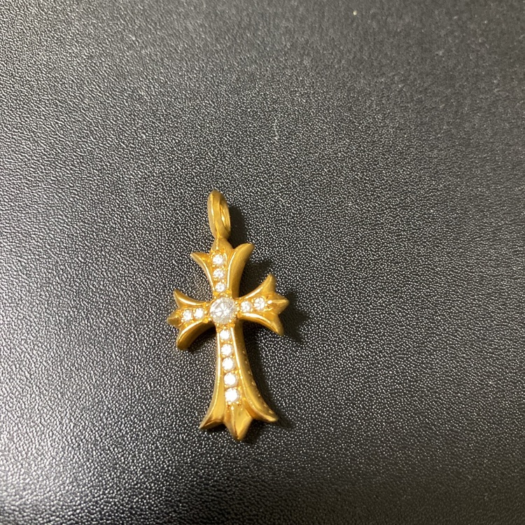 クロムハーツ 22K タイニーファットクロス（金・貴金属）の商品画像 - 査定依頼日：2022年5月7日 - 最高査定価格：255,000円