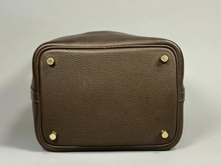 ピコタンロック エベンヌ バレニアフォーブル（ブランドバッグ）の商品画像 - 査定依頼日：2025年11月10日 - 最高査定価格：100,000円