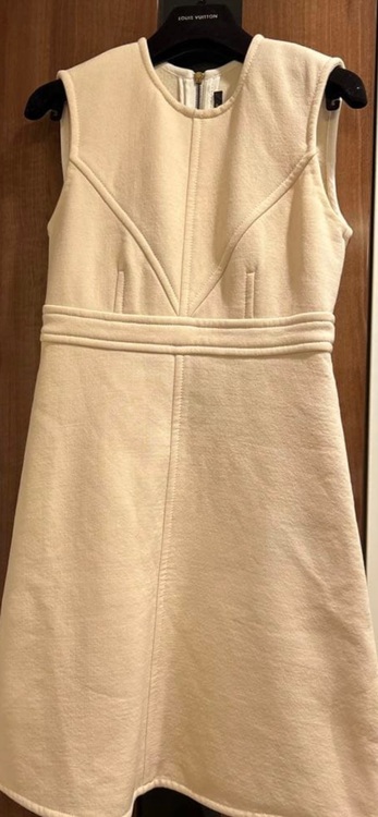 ワンピース（古着・ファッション）の商品画像 - 査定依頼日：2025年11月2日 - 最高査定価格：10,000円