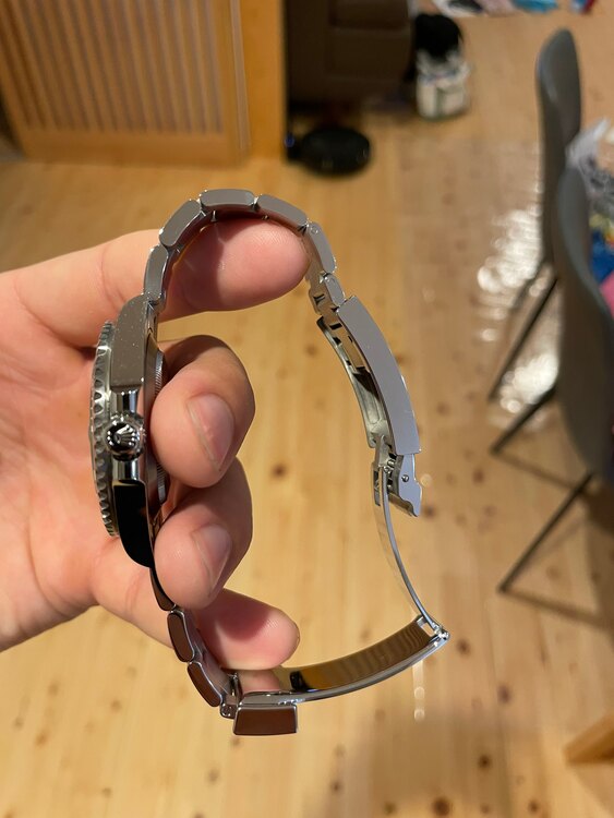 126610LV（高級時計）の商品画像 - 査定依頼日：2024年9月9日 - 最高査定価格：2,300,000円